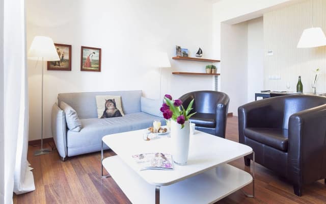 Inside Barcelona Apartments Mercat - photo 2
