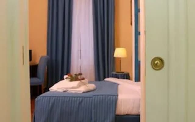 The Radical Hotel - photo 3