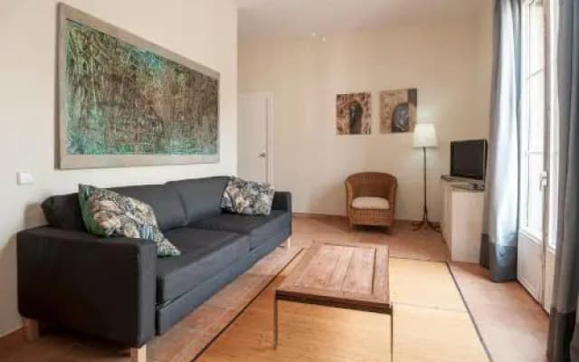 Gaudi Apartment 1 - photo 2