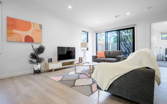 WoW Factor!luxe 4BR Townhouse@glen Waverley - photo 3