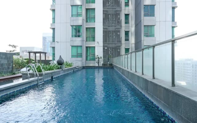 Homey with Private Lift 2BR Apartment at St. Moritz Puri near Mall - photo 3