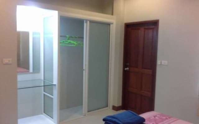 Krisada Beach Resort - photo 4