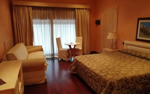 Colosseo Studio Suites - photo 4