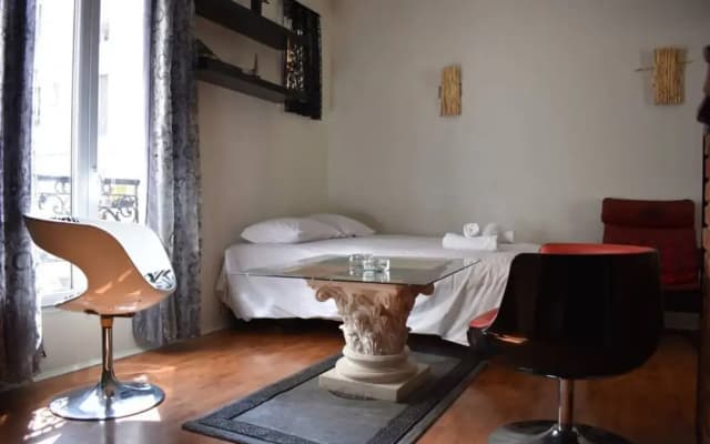 Bright Parisian Studio for 2 - photo 2