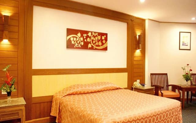 Royal Twins Palace Hotel - photo 5