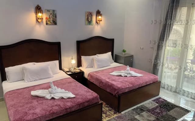 Crown Hotel - photo 3