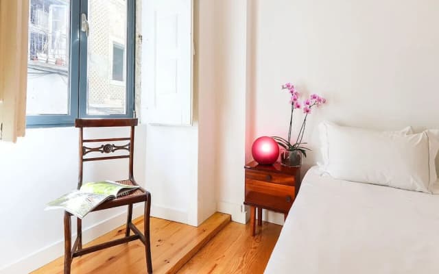 JOIVY Spacious & elegant 1-bed flat, moments from Avenida station - photo 2