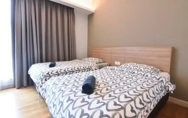 Pet Friendly, 3BR Apt KL, Bathtub & Parking - photo 4
