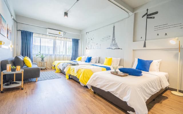 Warm Hostel - photo 2