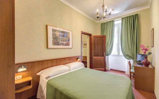 Hotel Corona - photo 3