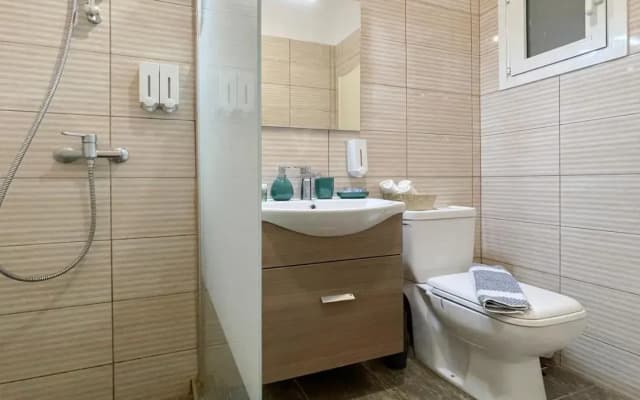 SOHO Vibrant 55sqm apt in Athens - photo 2