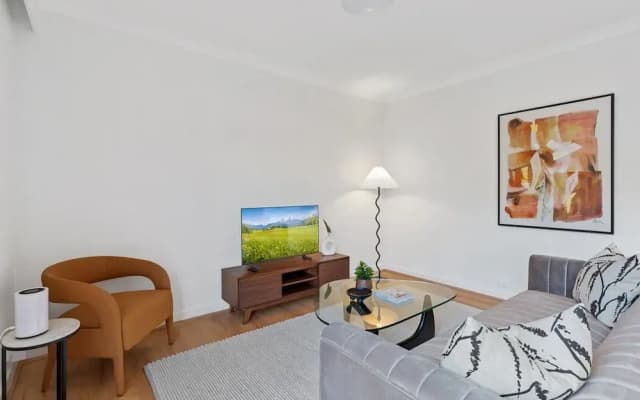 Stylish 2-bed Apartment With Pool in Camperdown - photo 4