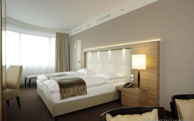 H4 Hotel Berlin Alexanderplatz - photo 5