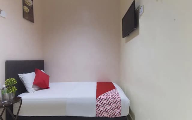 Lipis Centre Point Hotel by OYO Rooms - photo 2
