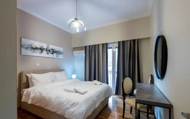 2br renovated flat close to metro - photo 3