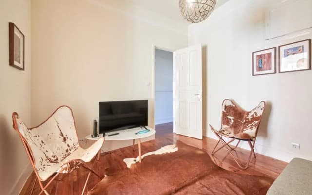 Quiet and Central 2BR APT, By TimeCooler - photo 3