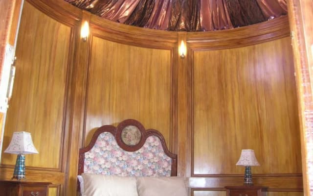 Camelot Tower And Penthouse - photo 4