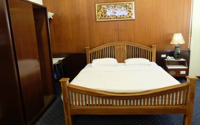Prince Hotel Chiang Mai - photo 2