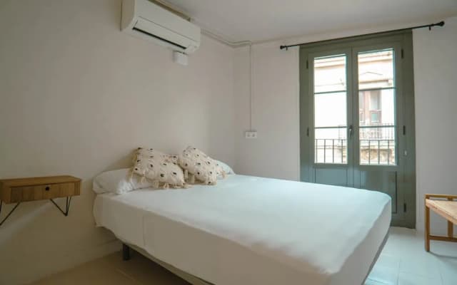 SmartRental Barcelona Ramblas Apartments - photo 2