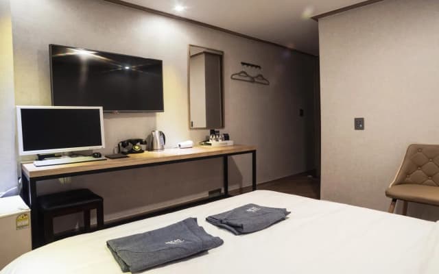 Hub Hotel - photo 3