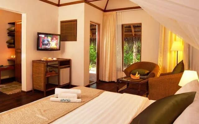 Madoogali Resort & Spa Maldives - photo 2