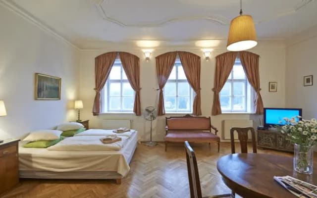 Golden Apple Apartments - photo 3