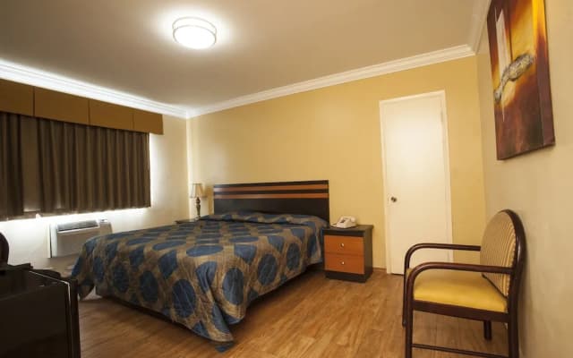 King Motel - photo 4