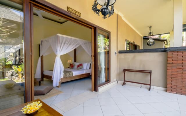 Loka Pala Villa - photo 2