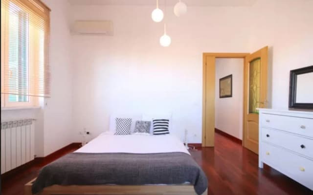 Sunny Flat With Terrace in Pigneto, Serviced by Hostmaker - photo 2