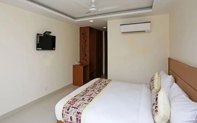 Capital O 12674 Hotel Grand Suites - photo 5