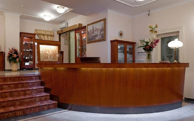 Alqush Downtown Hotel - photo 2