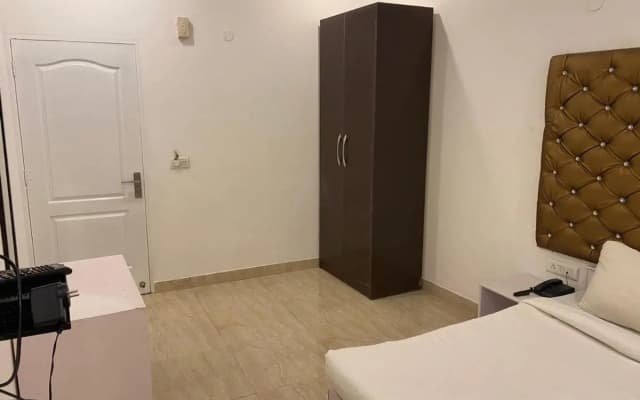 Milestone Hotel and Resort - photo 3