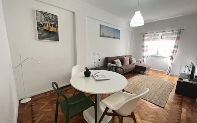 27 92 Campolide Apartment - photo 2