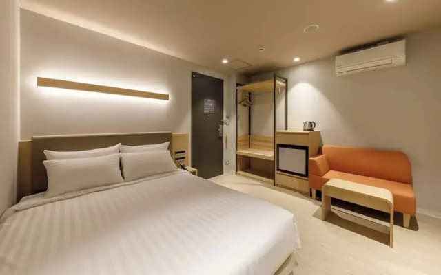 Nishitetsu Hotel Croom Bangkok Silom - photo 2