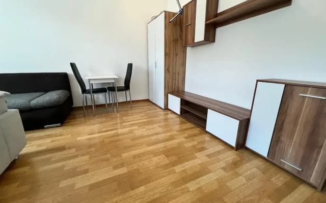 EasyStay 3BR shared Apt. Near Meidling - photo 4