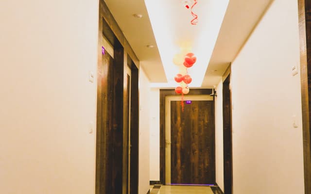Hotel Ishaan Palace Near IGI Delhi Airport - photo 5