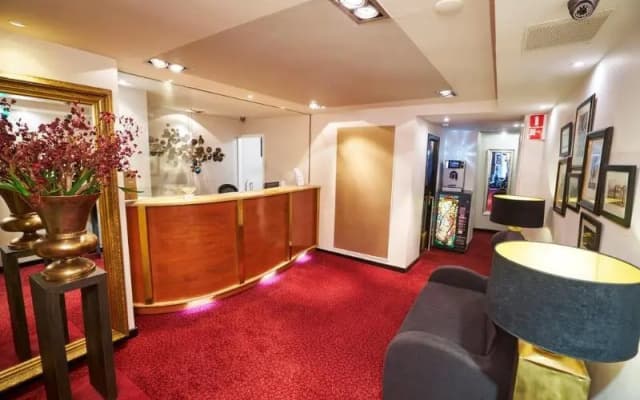 Hotel Oscar - photo 2