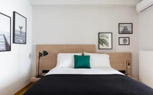 Stylish and Spacious 2BD - Thiseio by UPSTREET - photo 5