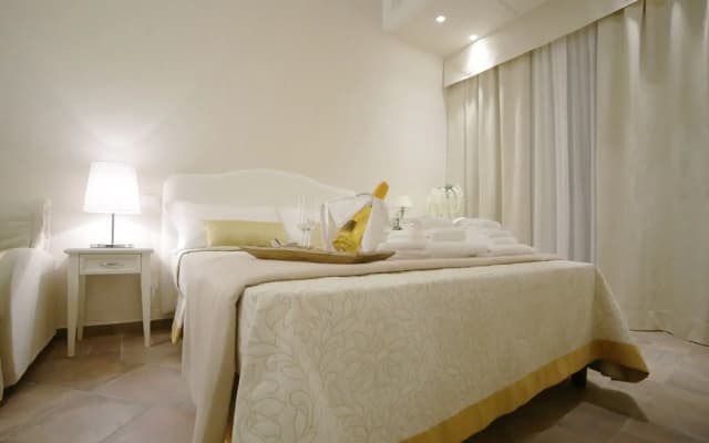 Hotel Renaissance - photo 3
