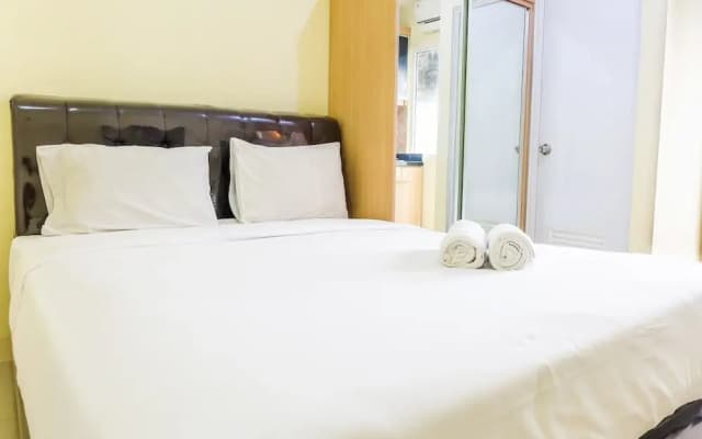 Minimalist Studio Green Pramuka Apartment - photo 2