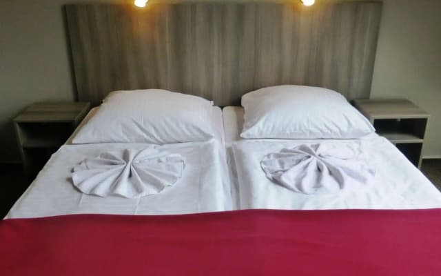 Hotel Rehberge - photo 2
