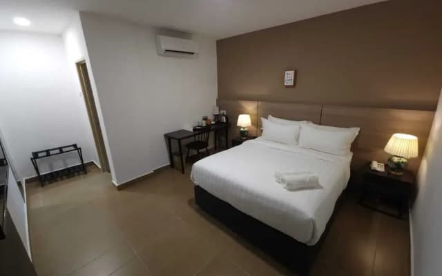 Yu Hotel Chinatown - photo 3