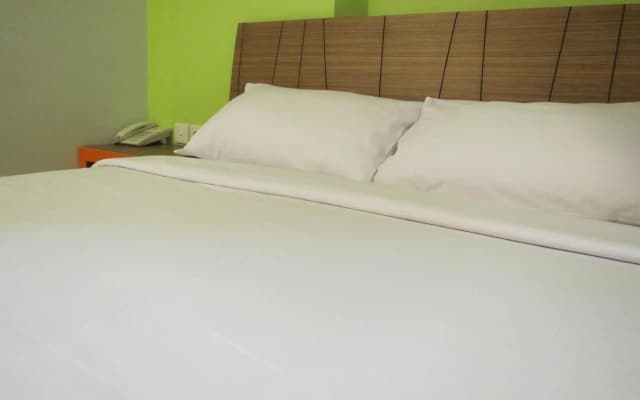 Studio One Hotel - photo 4