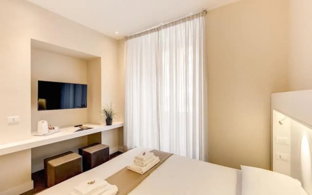 Ecce Roma Guesthouse - photo 4