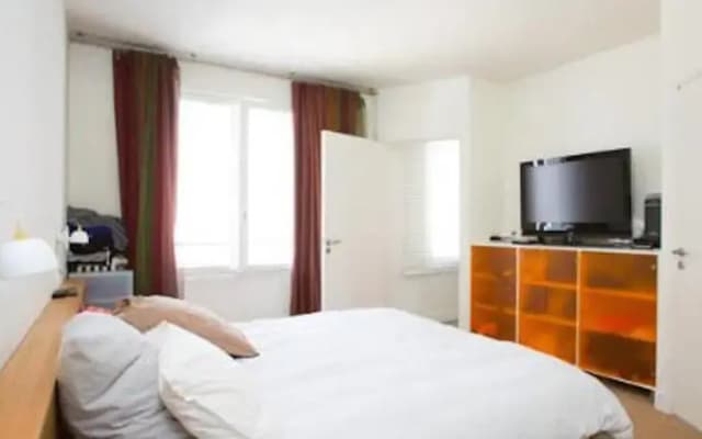 Great Design And Eiffel Tower Flat - photo 5