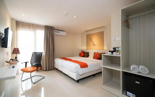 The Gloria Suites Jakarta - photo 3