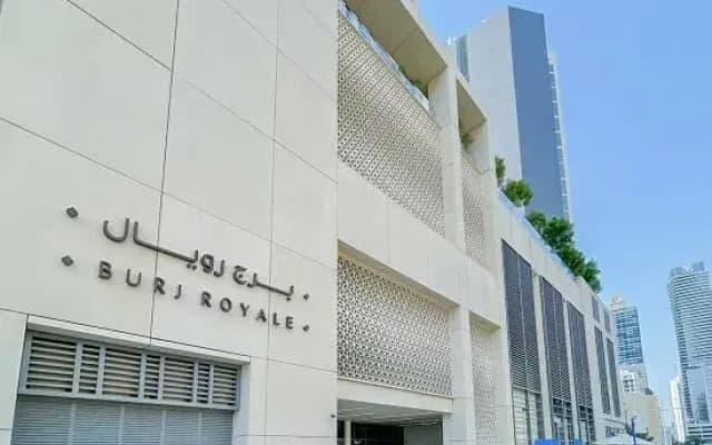 bnbme | Chic Apt w/ Balcony, 5 min to Burj Khalifa - photo 2