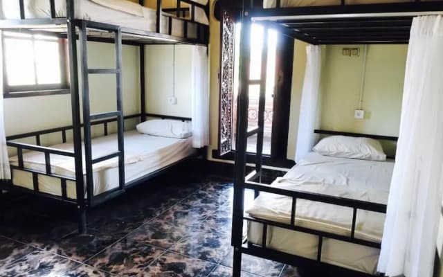 Inn Between Hostel - photo 4