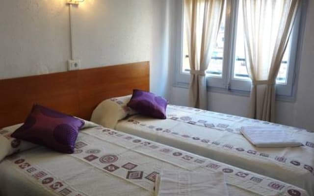 Hostal Sant Carlo - photo 3