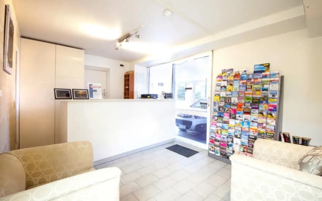 Manly Waves Hotel - photo 2